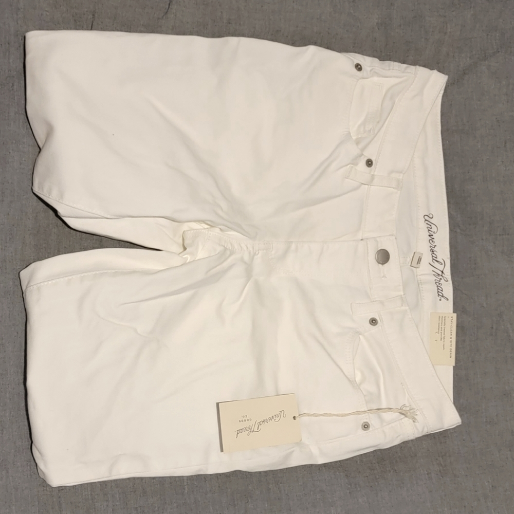 White skinny jeans